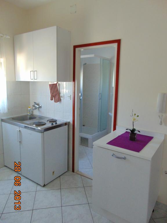 Apartments Borozan Vinišće Zimmer foto