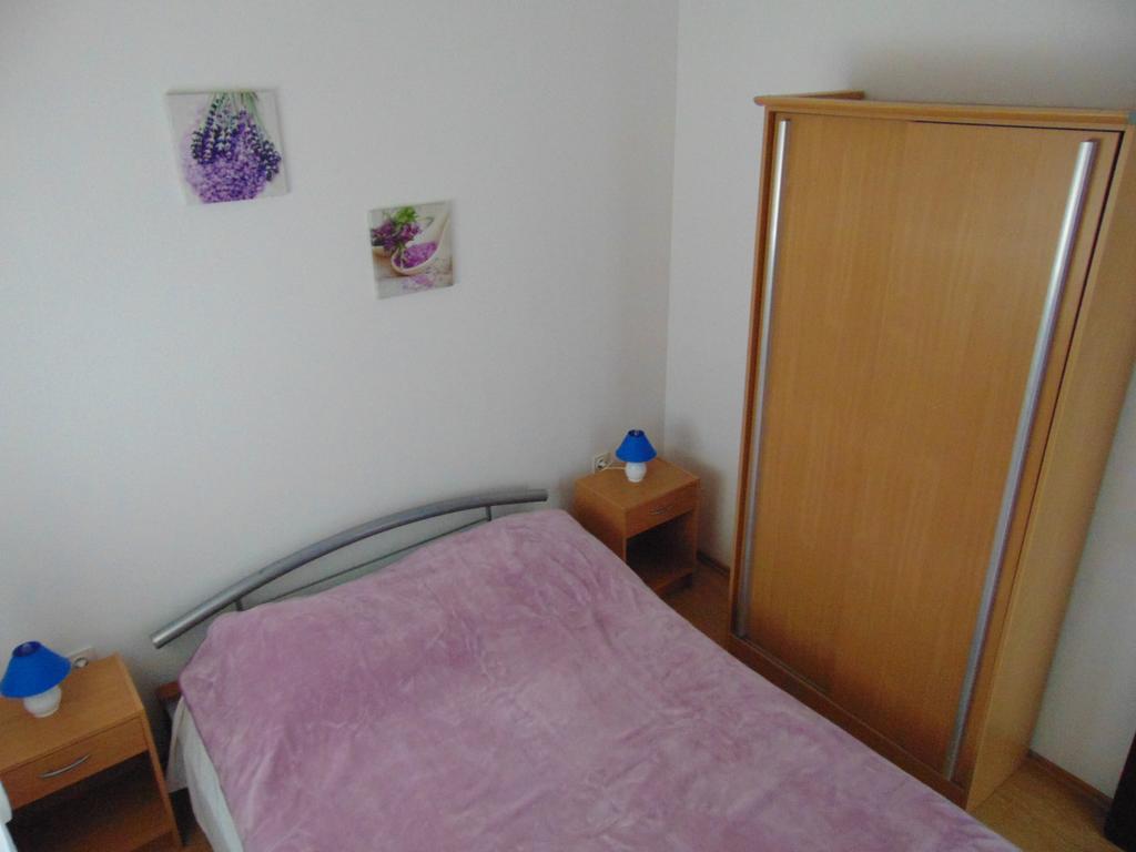 Apartments Borozan Vinišće Zimmer foto