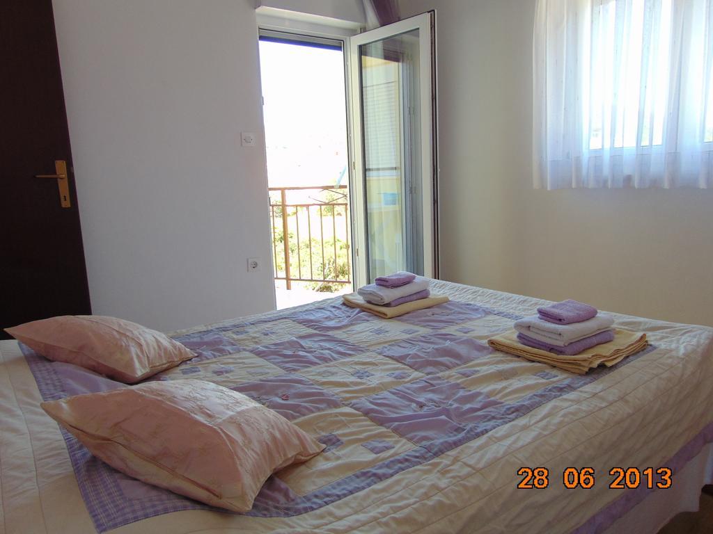 Apartments Borozan Vinišće Zimmer foto