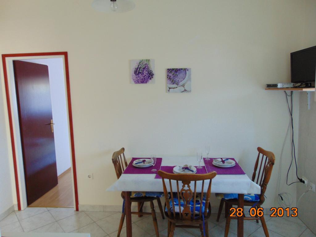 Apartments Borozan Vinišće Zimmer foto