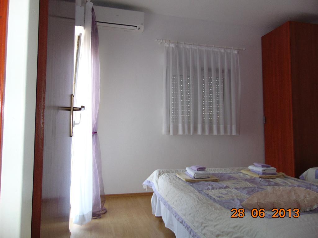 Apartments Borozan Vinišće Zimmer foto