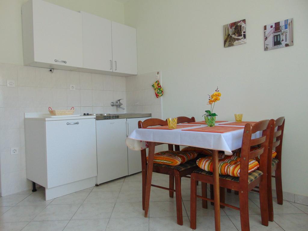Apartments Borozan Vinišće Zimmer foto