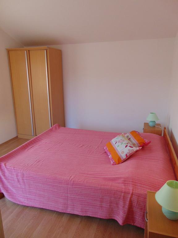 Apartments Borozan Vinišće Zimmer foto