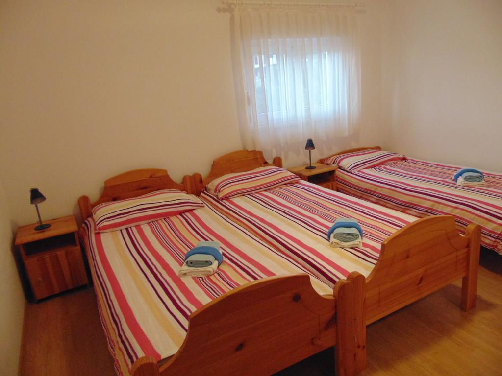 Apartments Borozan Vinišće Zimmer foto